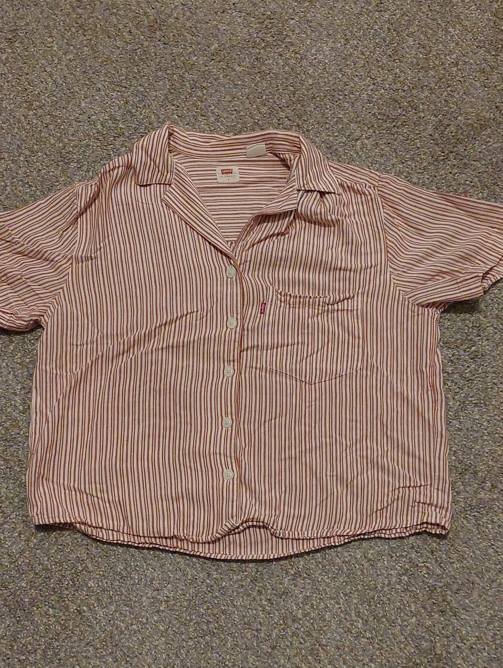 Levis Cropped Button-Down